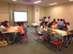 カードゲームを使ったアイデアコラボの手法を学ぶ講義