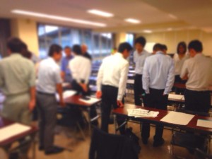 「とんカレ」　×とんかつカレー ○富田林カレッジ