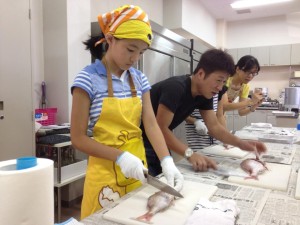 お魚いっぱい！「生産地ツアー 淡路島・由良港で漁業を親子でmekiki!」