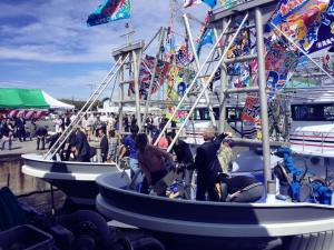 華やか！！岸和田の漁港で新造船のお披露目