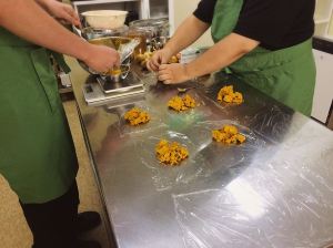 Give&gift（ギブアンドギフト）:「かぼちゃの茶巾しぼり」を仕込み！