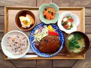 Give&gift(ギブアンドギフト):「ハンバーグ」は調理をしている利用者さんにも人気!