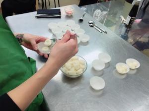 Give&gift(ギブアンドギフト):新しいスイーツの試作をしています!