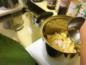 Give&gift(ギブアンドギフト):カフェでも大人気の「アップルパイ」