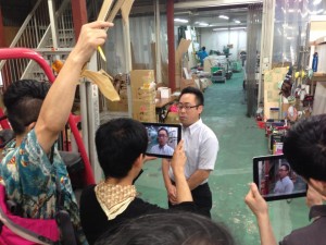 尼崎のアクリル工場【興夢テック】さんに取材に来ました