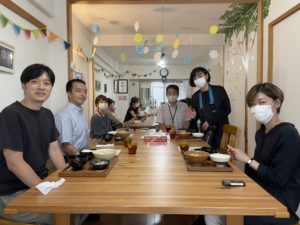 杉本町みんな食堂が、近畿ろうきんから取材を受けました