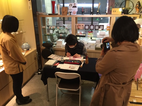 「灯さないキャンドル展示会」を京都新聞が取材してくださいました